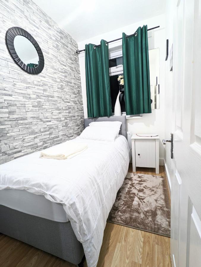 The Saxon Rooms Barking  Eksteriør billede